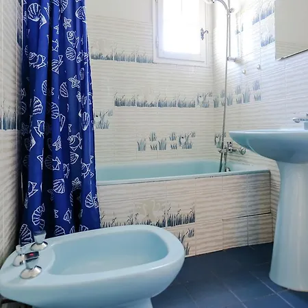 Boutique In Les Mimosas With Pool Bormes-les-Mimosas